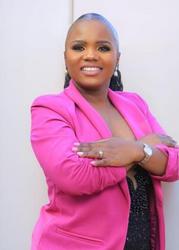 Zoleka Sibiya, estate agent